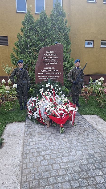 Grafika 1: Upamiętnienie polskich Ofiar niemieckiego terroru.