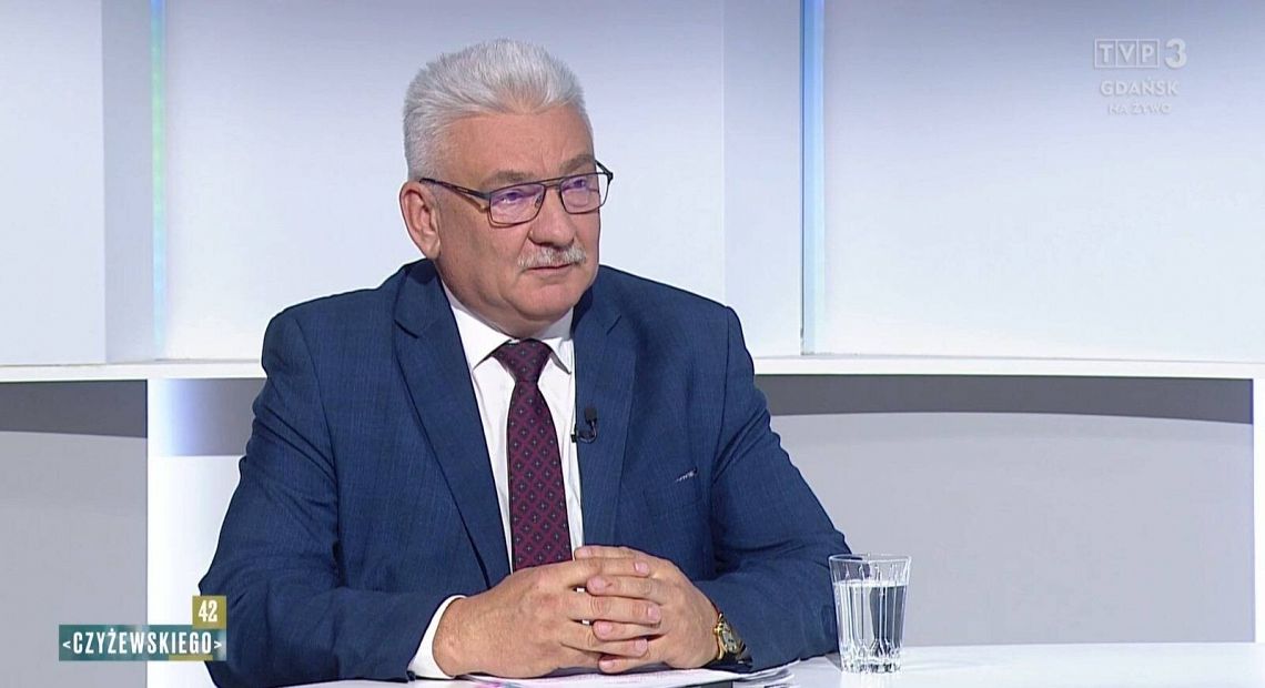 Grafika 1: Wójt Gminy Cewice Jerzy Bańka był gościem Tomasza Sieliwończyka w programie Czyżewskiego 42 emitowanym na antenie TVP3 Gdańsk.