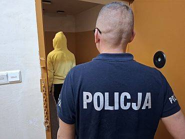 Poszukiwana listem gończym pasażerka passata zatrzymana podczas kontroli drogowej