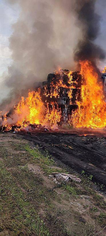 POŻAR SKŁADOWISKA ODPADÓW W KAMIEŃCU W GMINIE CEWICE