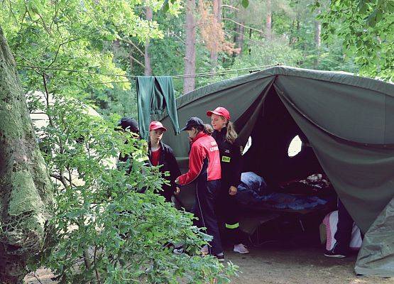 Grafika 2: Obóz szkoleniowo-wypoczynkowy Młodzieżowej Drużyny Pożarniczej w Łebuni