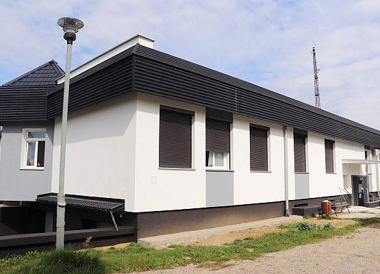 Grafika 3: Koniec prac termomodernizacji budynku na Osiedlu Na Wzgórzu 35  w Cewicach