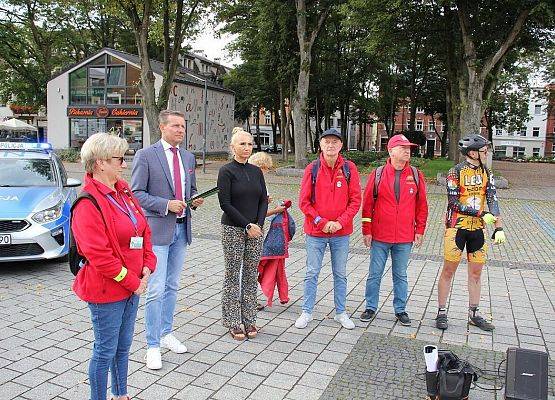 Rajd pieszo-rowerowy wyruszył z placu Pokoju grafika