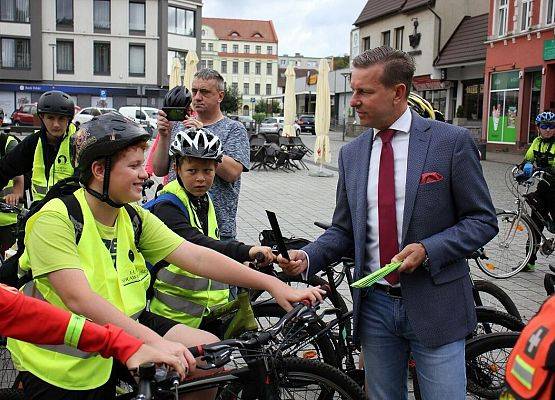 Rajd pieszo-rowerowy wyruszył z placu Pokoju grafika