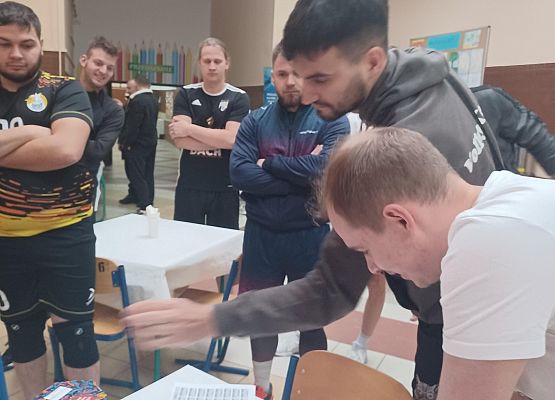 Grafika 8: I Turniej Siatkówki o Puchar Wójta Gminy Cewice zakończony sukcesem