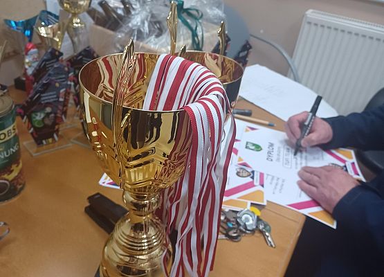 Grafika 42: I Turniej Siatkówki o Puchar Wójta Gminy Cewice zakończony sukcesem