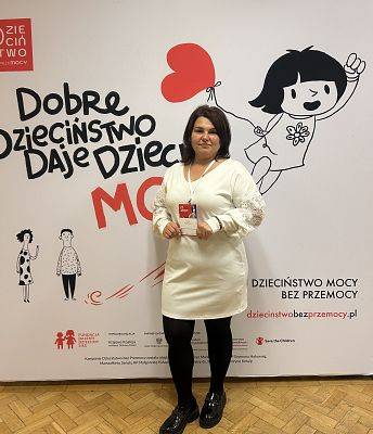 Grafika 4: Fundacja Bocianie Gniazdo w Runowie: Radość i Wsparcie dla Lokalnej Społeczności