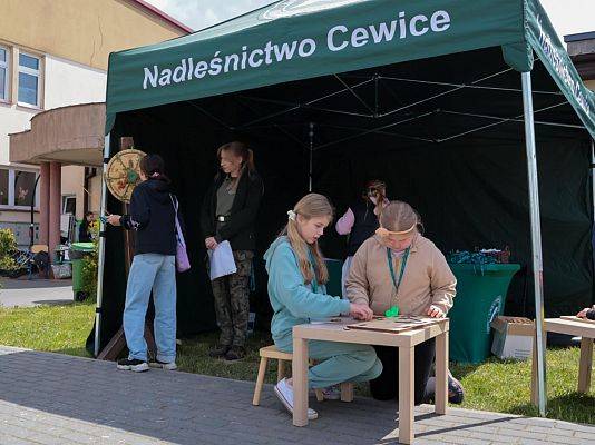 Grafika 6: Rodzinny festyn w Zespole Szkół w Cewicach za nami
