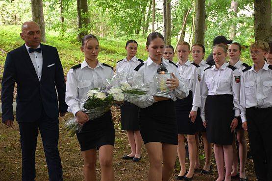 24 rocznica nadania szkole w Cewicach imienia księdza Edmunda Roszczynialskiego