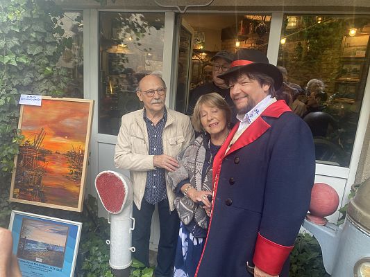 Grafika 1: Marynistyczna wystawa