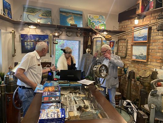 Grafika 4: Marynistyczna wystawa