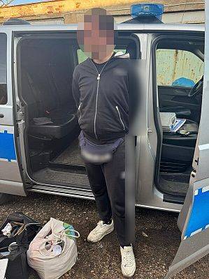 Grafika 1: Pomalował sprayem wagony pociągu SKM, bo szukał „inspiracji i wrażeń"