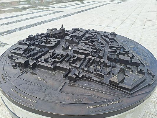 Grafika 1: Co zobaczymy na makiecie przy Starym Rynku ?