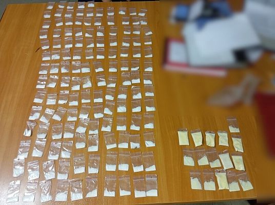 Grafika 2: Tymczasowy areszt dla 35-latka podejrzanego o posiadanie znacznej ilości nowych substancji psychoaktywnych