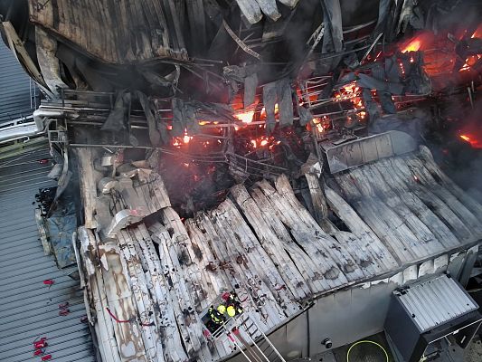 Grafika 1: Potężny pożar zakładu w Kawlach