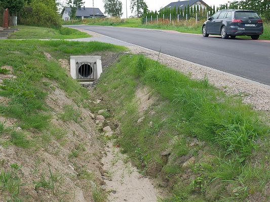 Grafika 3: Zakończył się proces inwestycyjny przebudowy  ul. Wichrowej w Cewicach