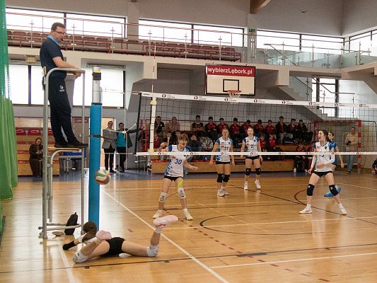 Grafika 1: Wystartował Międzynarodowy   Maraton Piłki Siatkowej Młodzieży