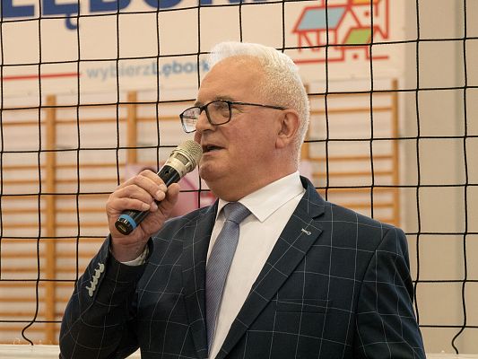 Grafika 4: Wystartował Międzynarodowy   Maraton Piłki Siatkowej Młodzieży