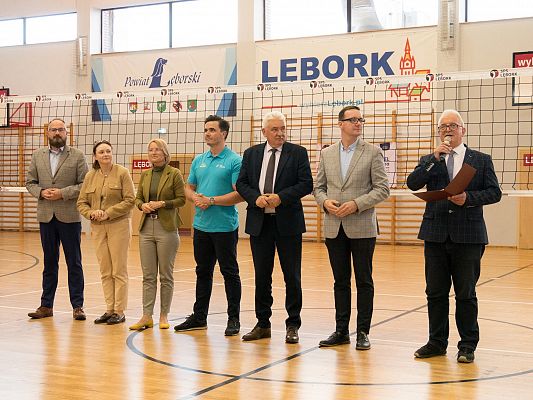 Grafika 5: Wystartował Międzynarodowy   Maraton Piłki Siatkowej Młodzieży