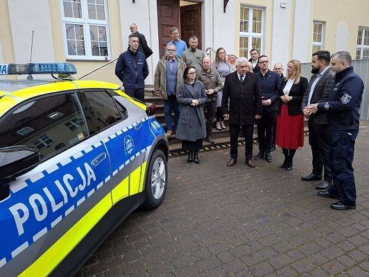 Grafika 1: Nowoczesny radiowóz