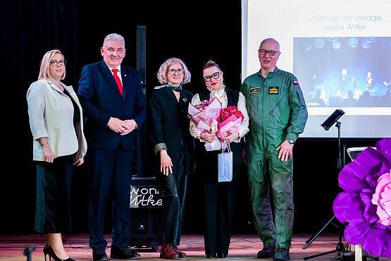 Grafika 6: Recital Iwony Witke w Klubie Wojskowym 44 Bazy Lotnictwa Morskiego Siemirowice