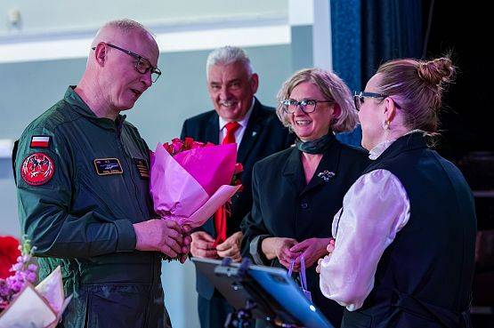 Grafika 5: Recital Iwony Witke w Klubie Wojskowym 44 Bazy Lotnictwa Morskiego Siemirowice