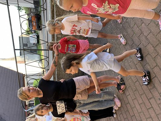Grafika 8: Wakacyjna Nocka w Domu Kultury w Maszewie - filii GC K Cewice