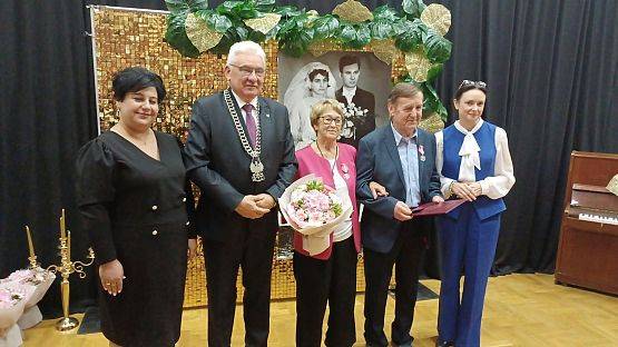 Grafika 17: Jubileusze par małżeńskich w Gminie Cewice
