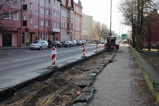 Grafika 3: Ruszył remont chodnika i nawierzchni ulicy Wojska Polskiego