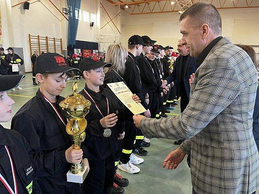 Grafika 6: Halowe Młodzieżowe Zawody Sportowo-Pożarnicze