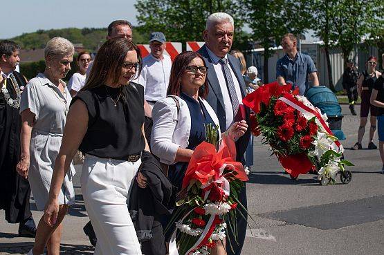 Grafika 1: Wójt Gminy Cewice na uroczystościach 3 maja w Lęborku