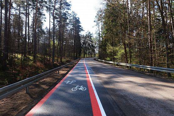 Grafika 3: Kolejny etap ścieżki pieszo-rowerowej w Cewicach - ukończony